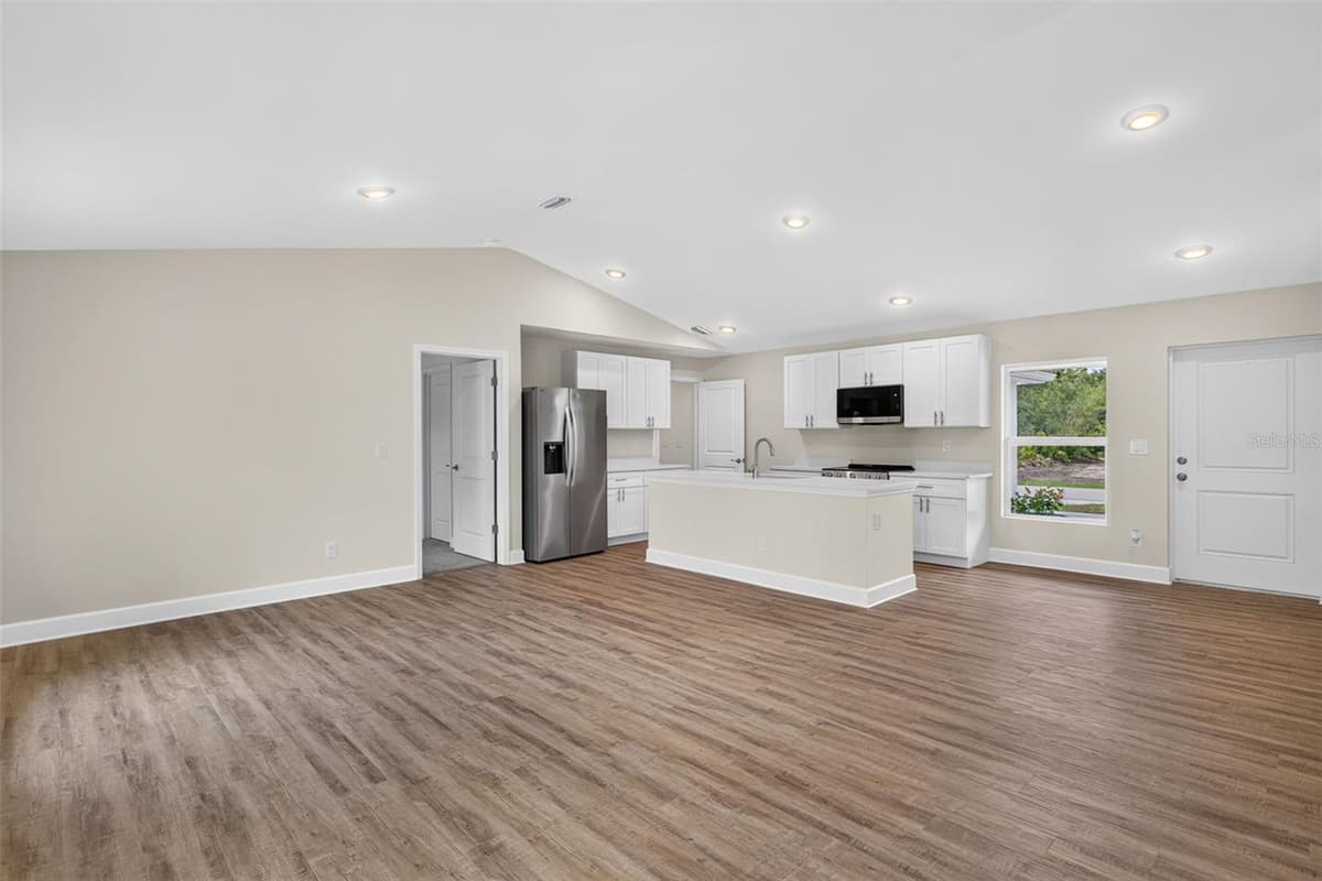 23477 BRANCH AVENUE — photo 4 of 22