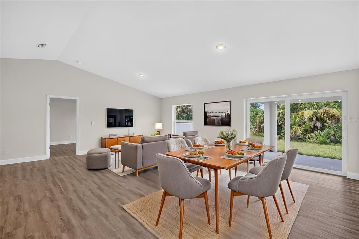 147 FLANDERS STREET — photo 2 of 26
