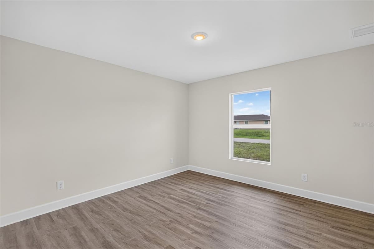 147 FLANDERS STREET — photo 13 of 26