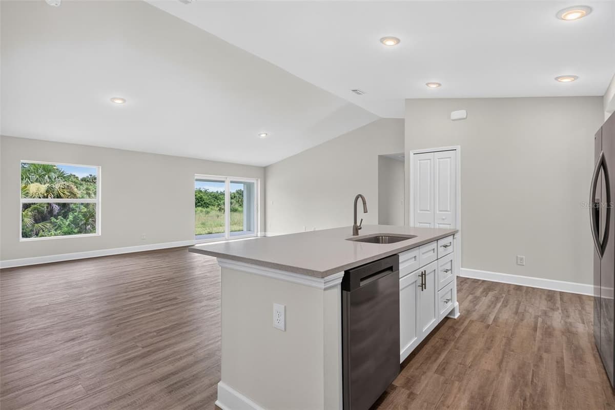 147 FLANDERS STREET — photo 7 of 26