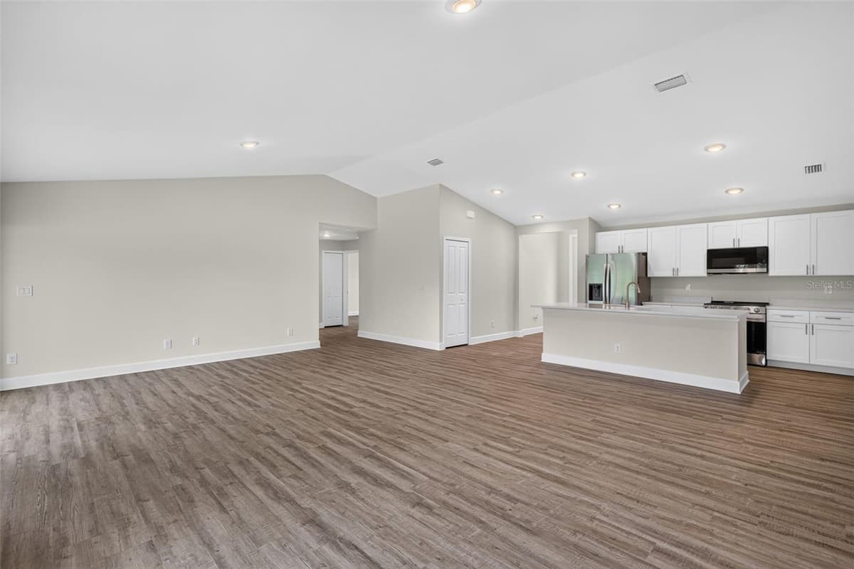 147 FLANDERS STREET — photo 8 of 26
