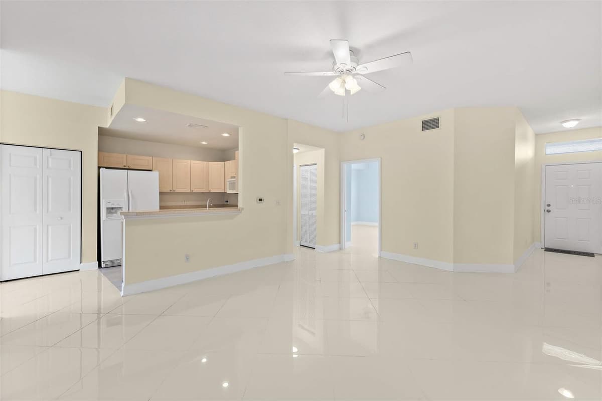 150 PORTSIDE AVENUE — photo 6 of 32