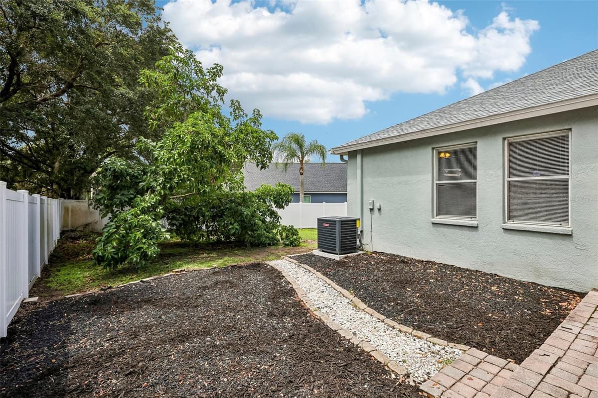 2510 BUTTERFLY LANDING DRIVE — photo 26 of 28