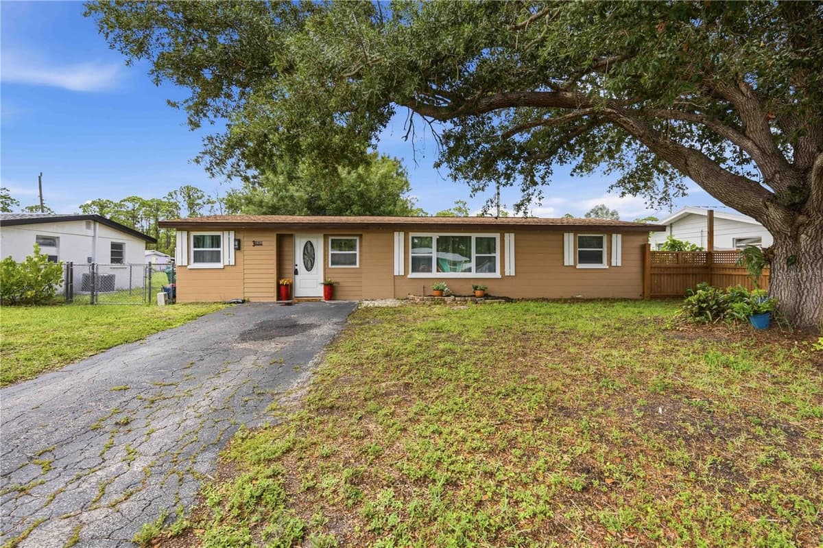 8362 PELICAN ROAD — photo 3 of 30