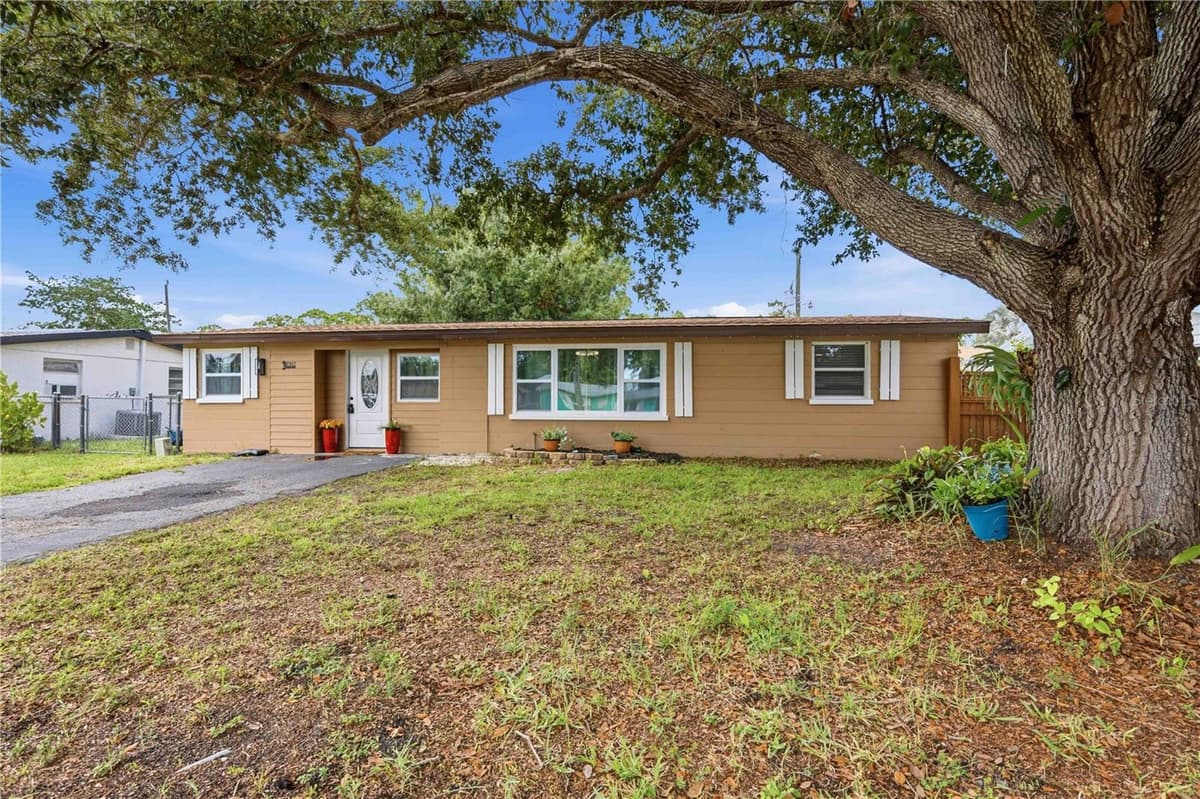 8362 PELICAN ROAD — photo 1 of 30