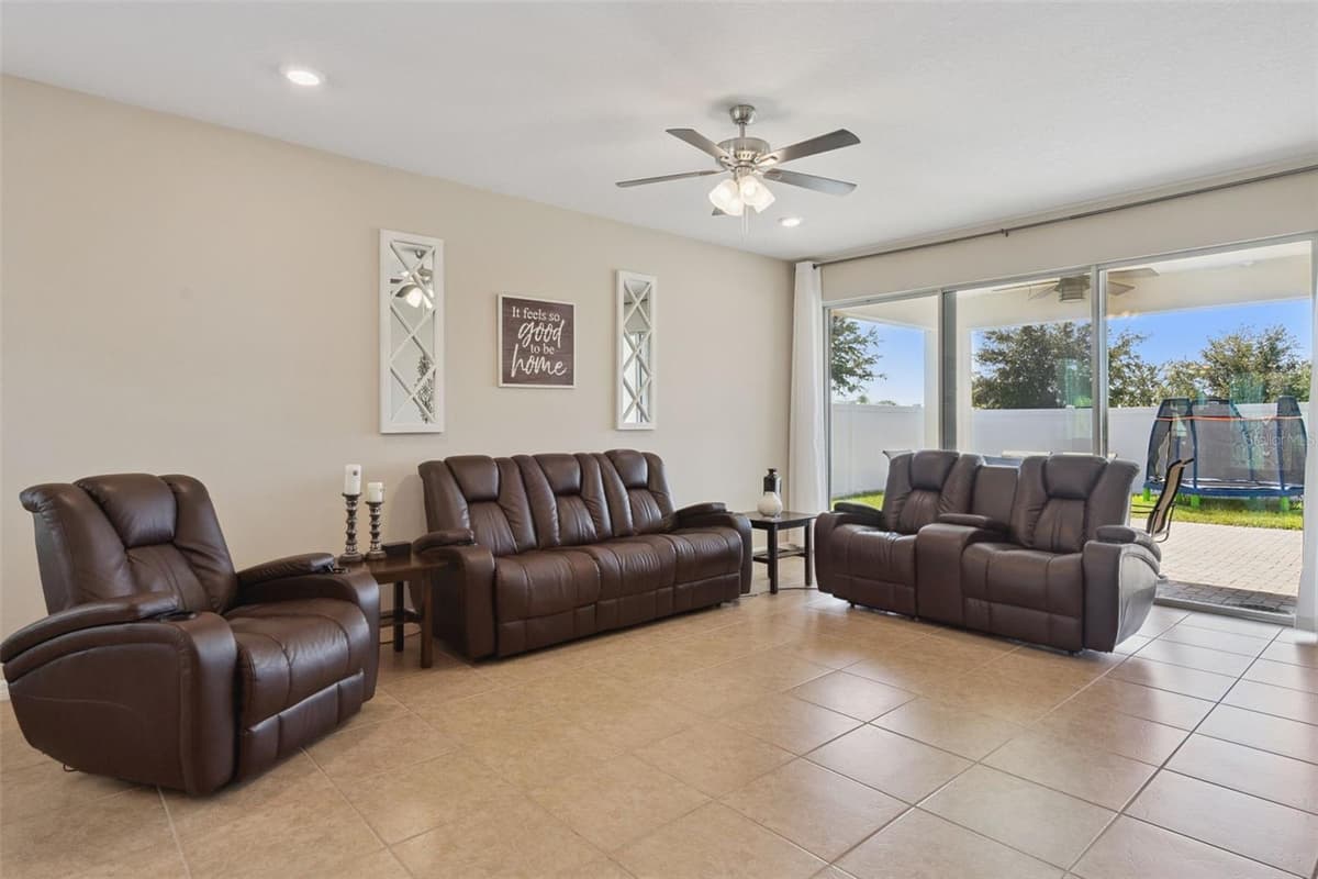 253 SPARROW HAWK DRIVE — photo 10 of 34