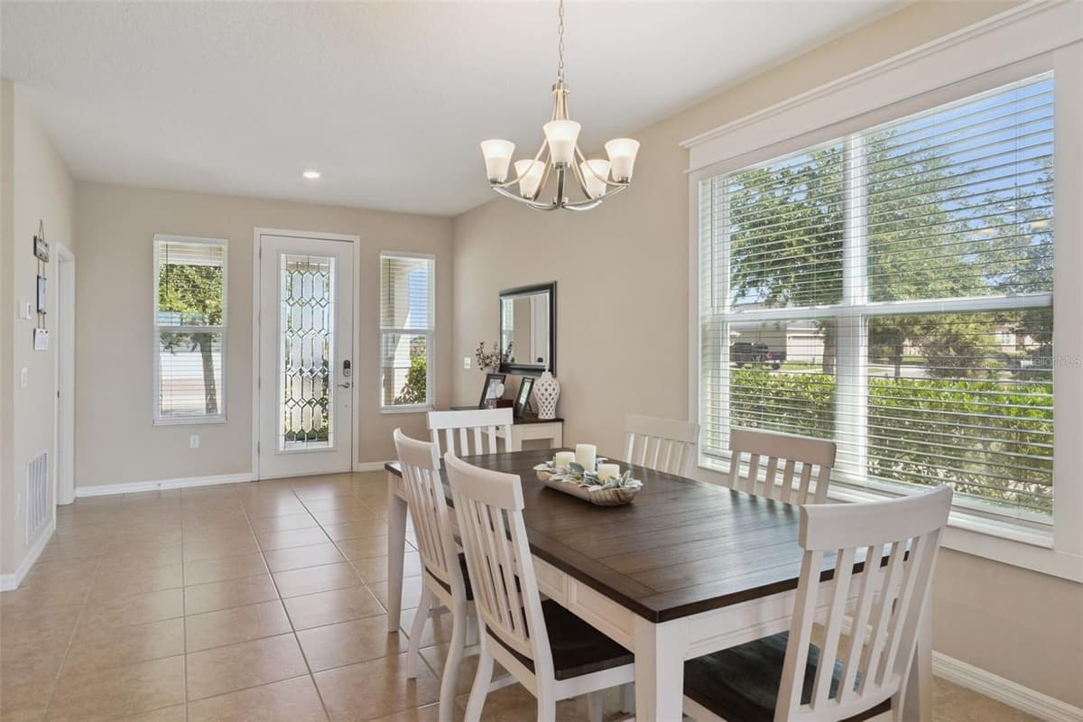 253 SPARROW HAWK DRIVE — photo 7 of 34
