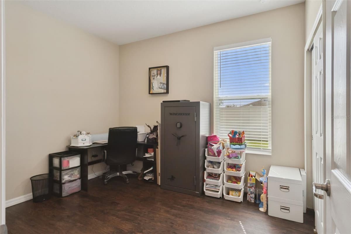 253 SPARROW HAWK DRIVE — photo 16 of 34