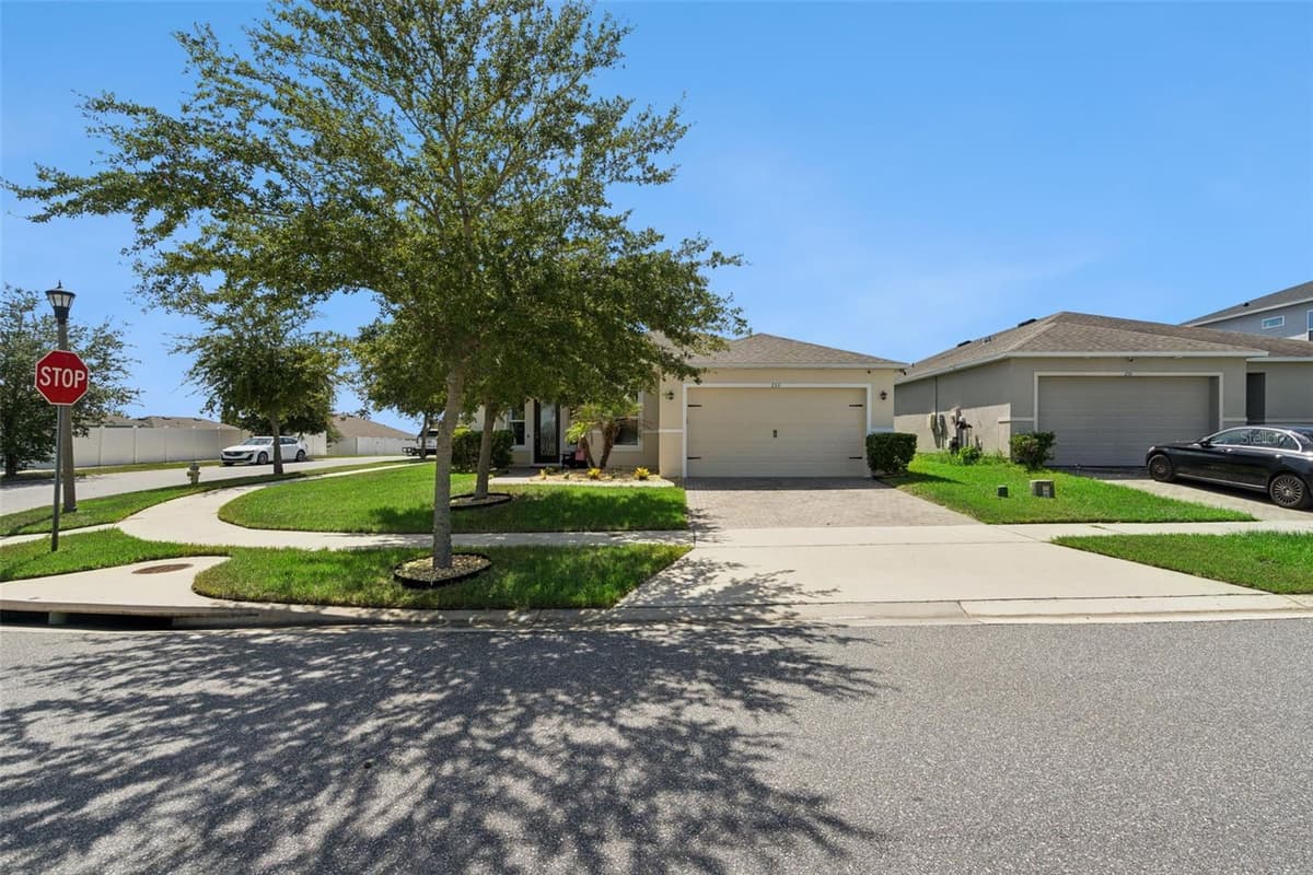253 SPARROW HAWK DRIVE — photo 4 of 34