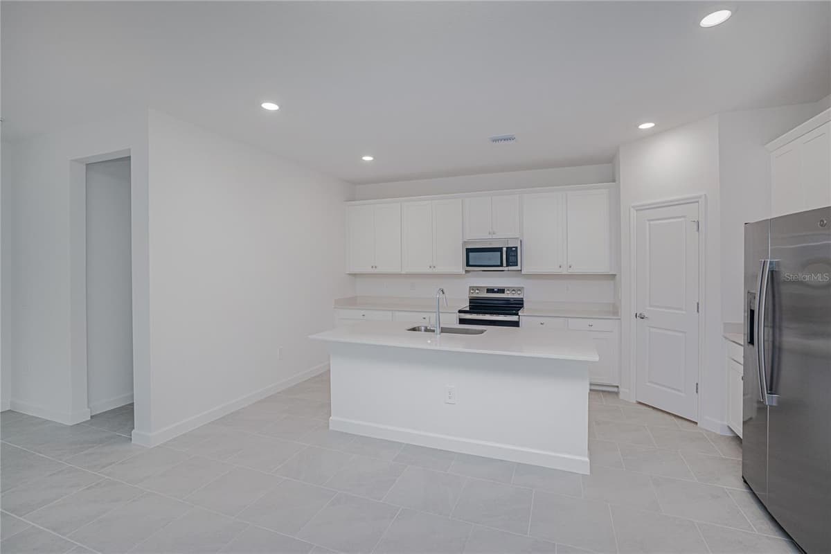 13314 GRASSMERE COURT — photo 14 of 57