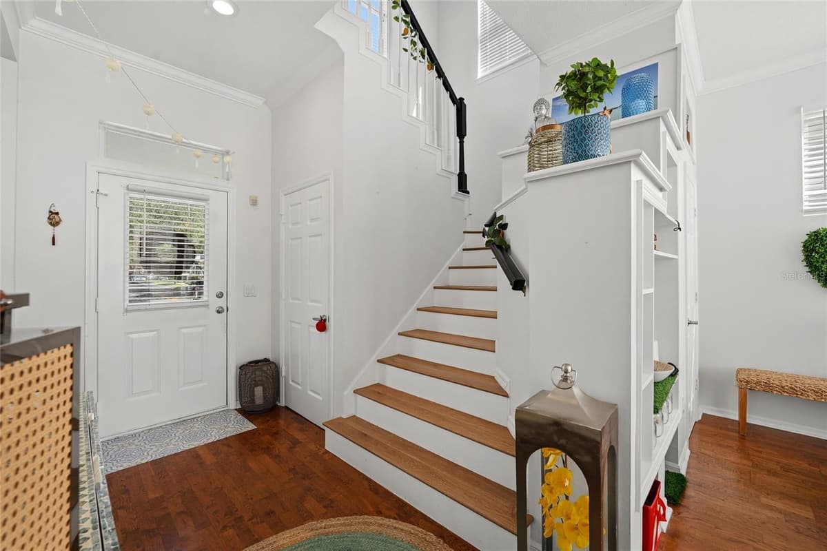 181 LONGVIEW AVE — photo 14 of 37