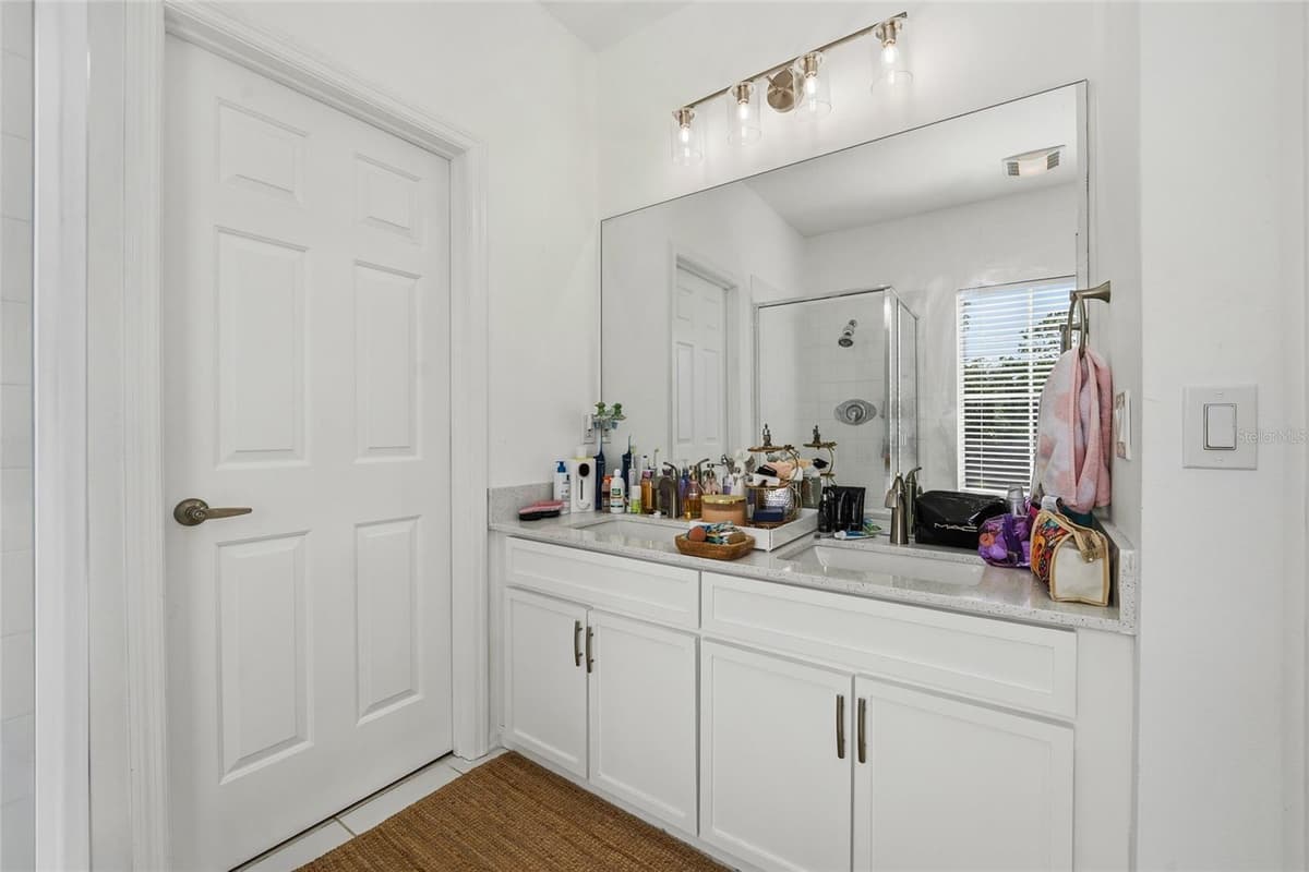 181 LONGVIEW AVE — photo 18 of 37