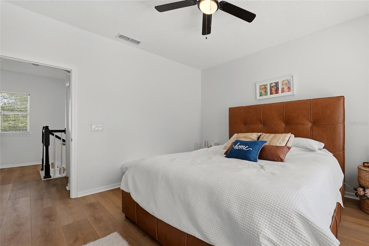 181 LONGVIEW AVE — photo 17 of 37