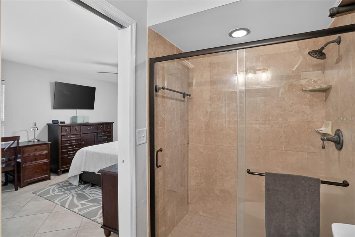520 ASTRIA STREET — photo 22 of 31