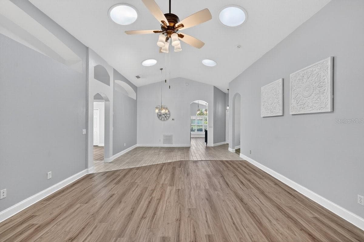 614 JOHN THOMAS AVENUE — photo 17 of 48