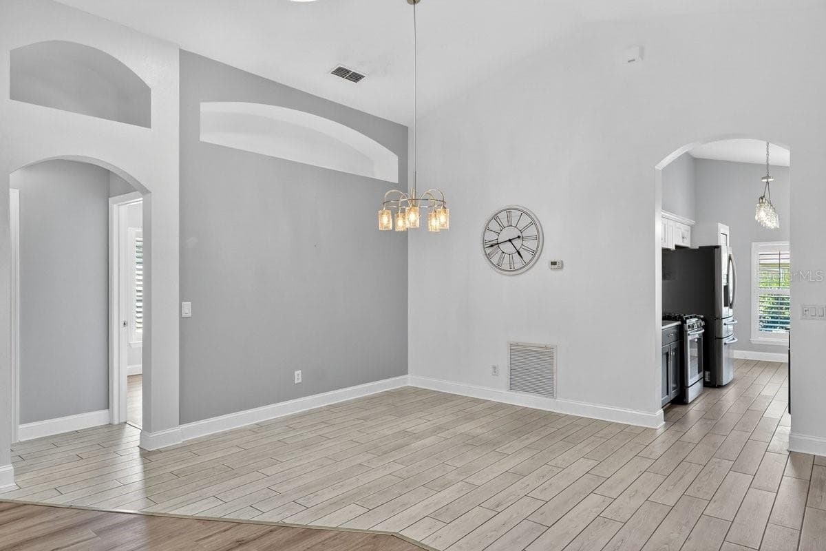 614 JOHN THOMAS AVENUE — photo 4 of 48