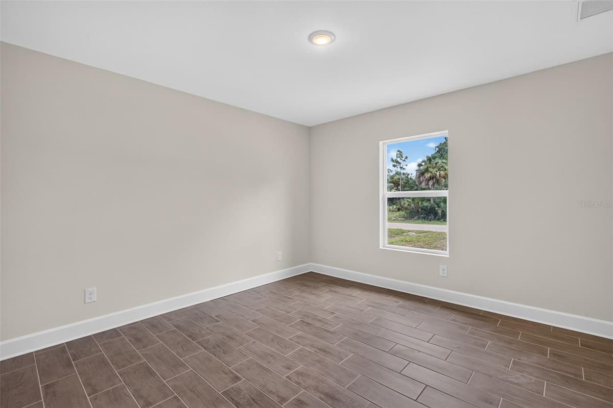 19112 RUSKIN AVENUE — photo 19 of 28