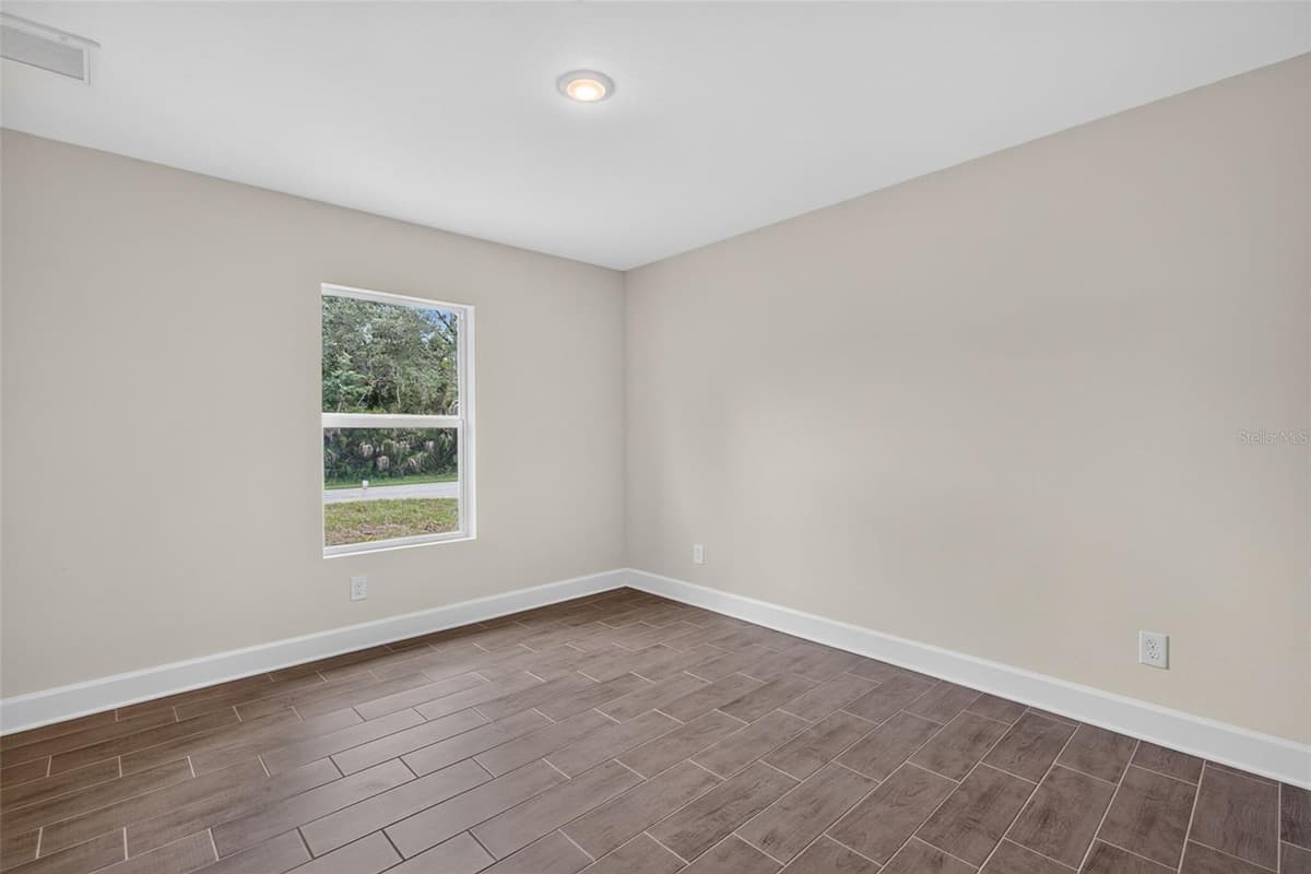 19112 RUSKIN AVENUE — photo 17 of 28