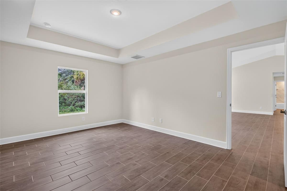 19112 RUSKIN AVENUE — photo 15 of 28