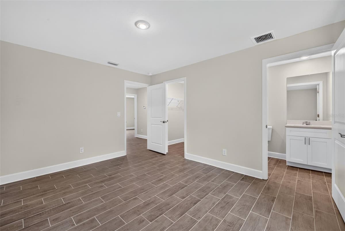 19112 RUSKIN AVENUE — photo 23 of 28