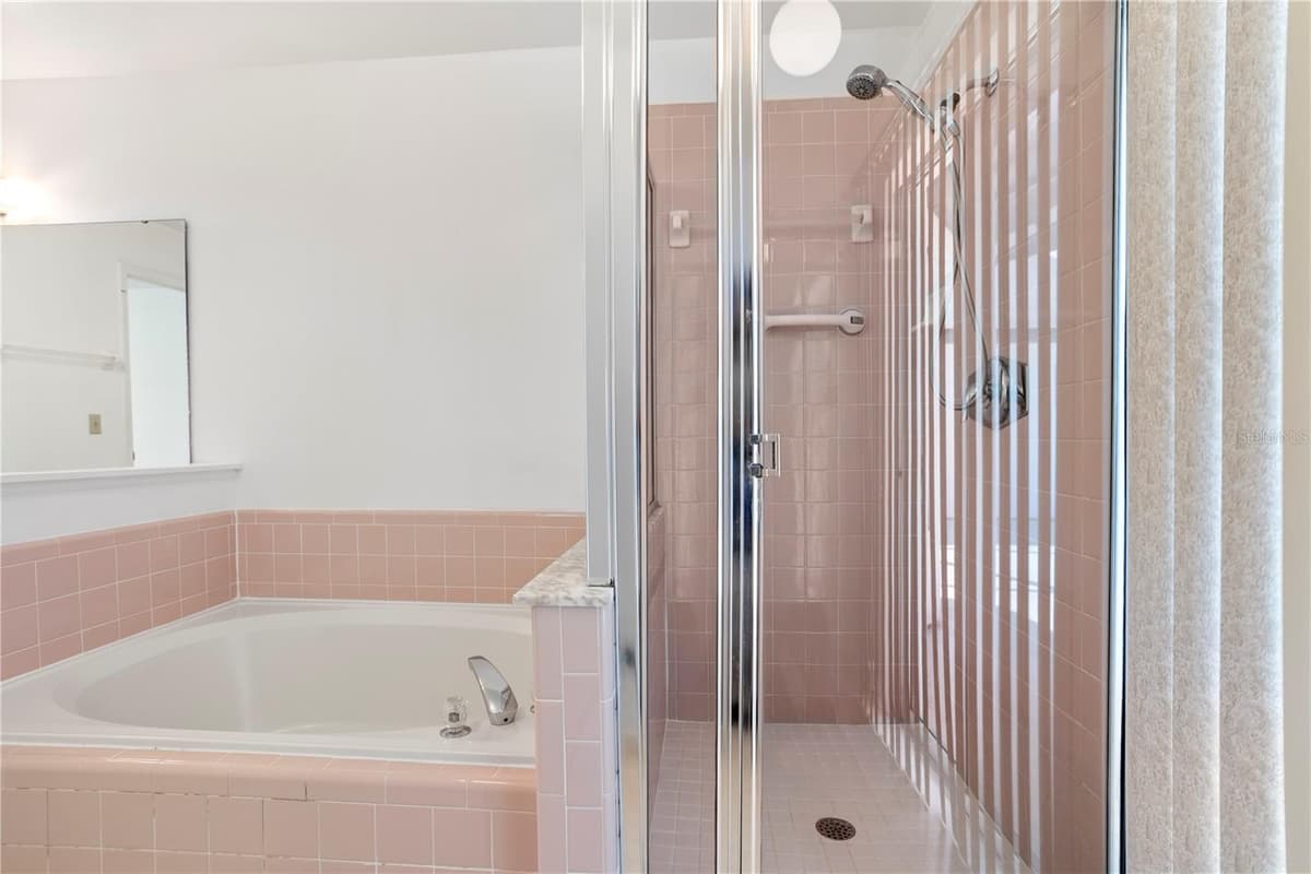 6828 WOODGRAIN COURT — photo 21 of 33