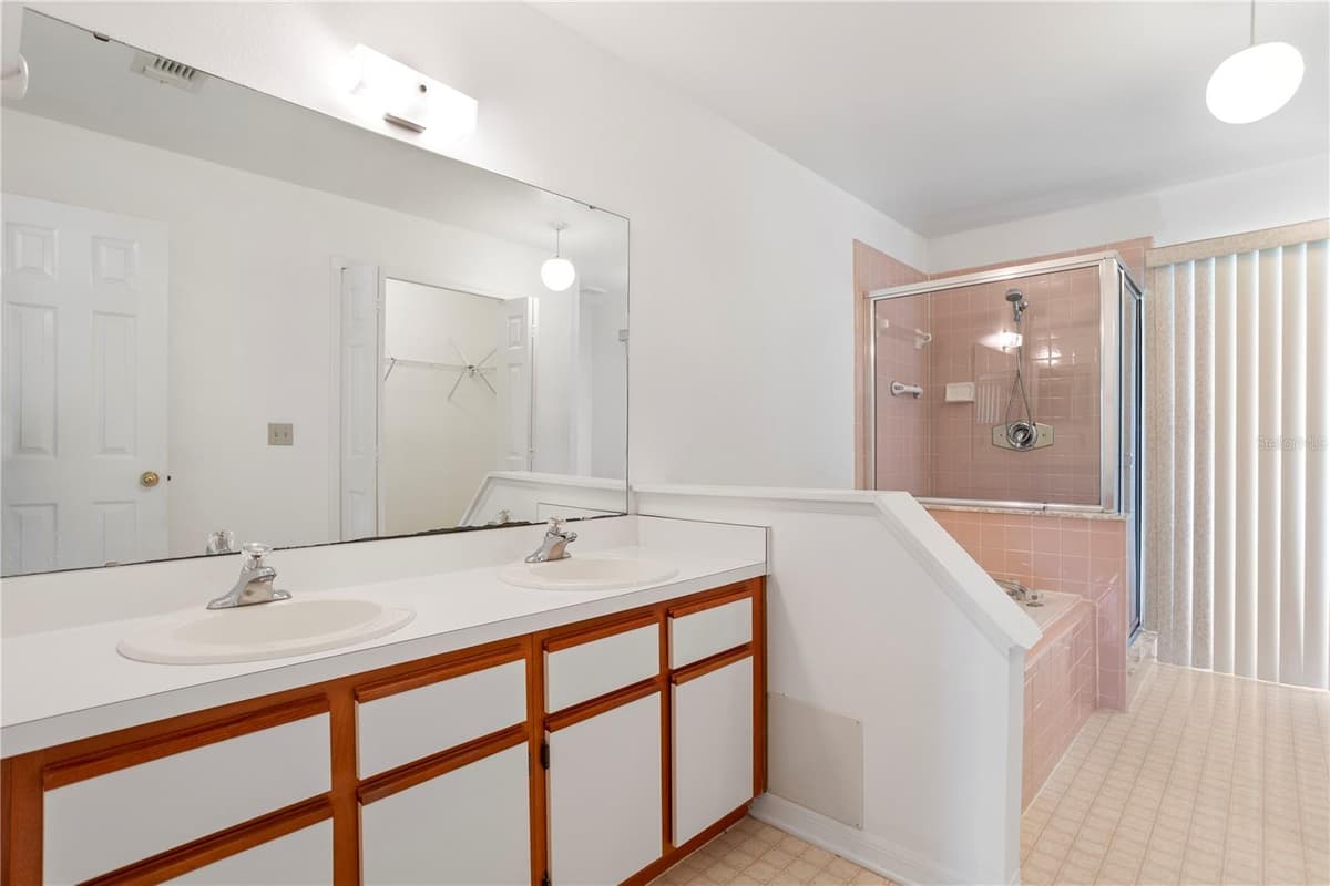 6828 WOODGRAIN COURT — photo 20 of 33