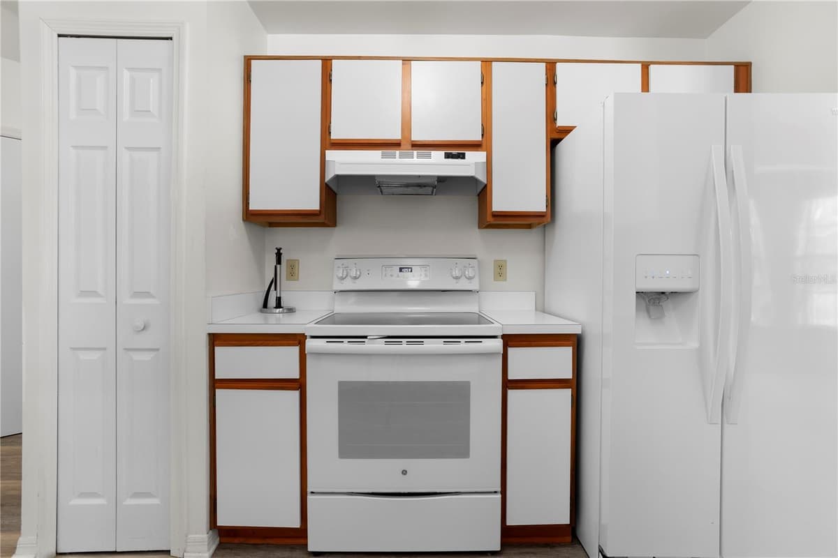 6828 WOODGRAIN COURT — photo 13 of 33