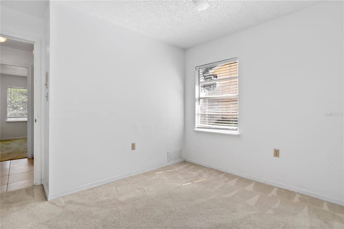 6828 WOODGRAIN COURT — photo 26 of 33