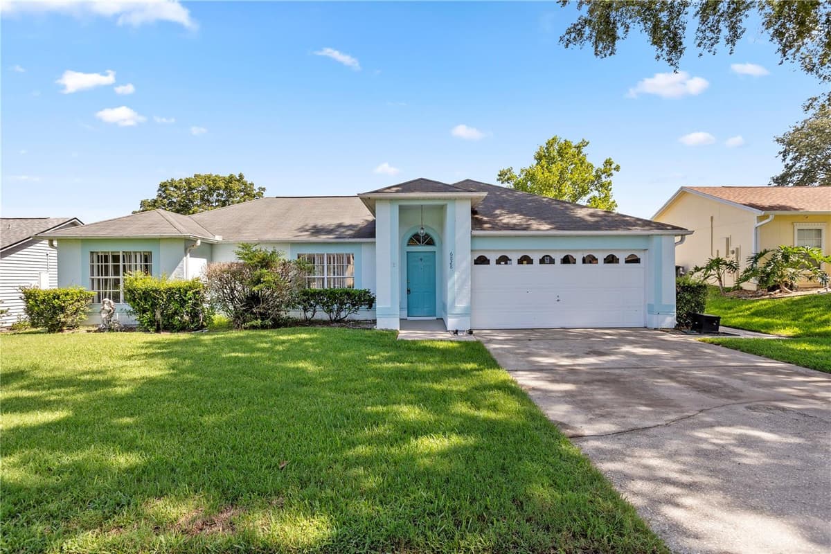 6828 WOODGRAIN COURT — photo 1 of 33