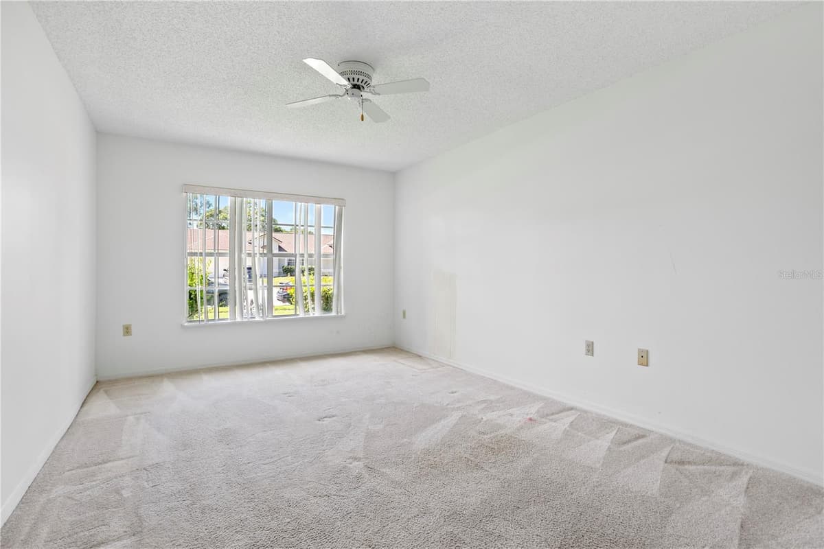 6828 WOODGRAIN COURT — photo 19 of 33