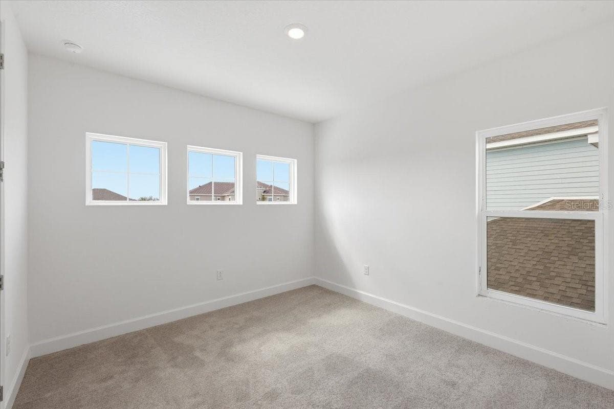911 SIGNET DRIVE — photo 12 of 29