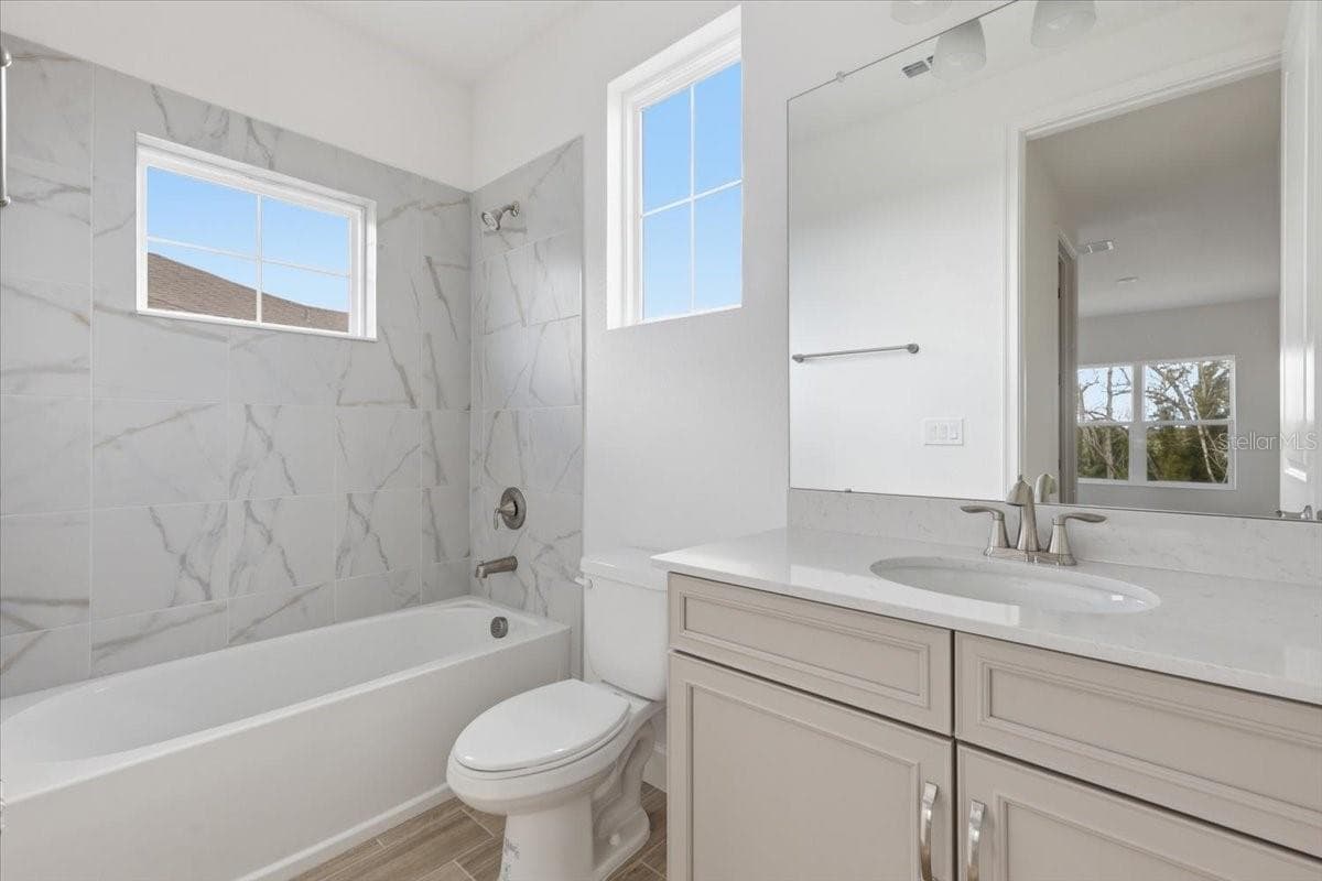 911 SIGNET DRIVE — photo 15 of 29