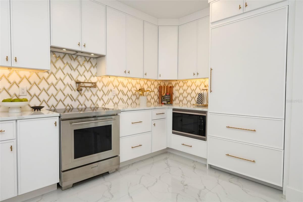 2360 OCEAN SHORE BOULEVARD — photo 4 of 16