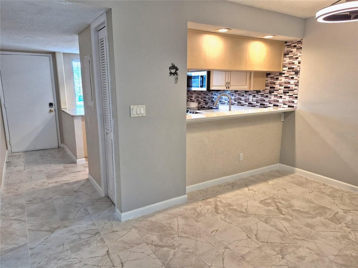 222 CARYL WAY — photo 14 of 63