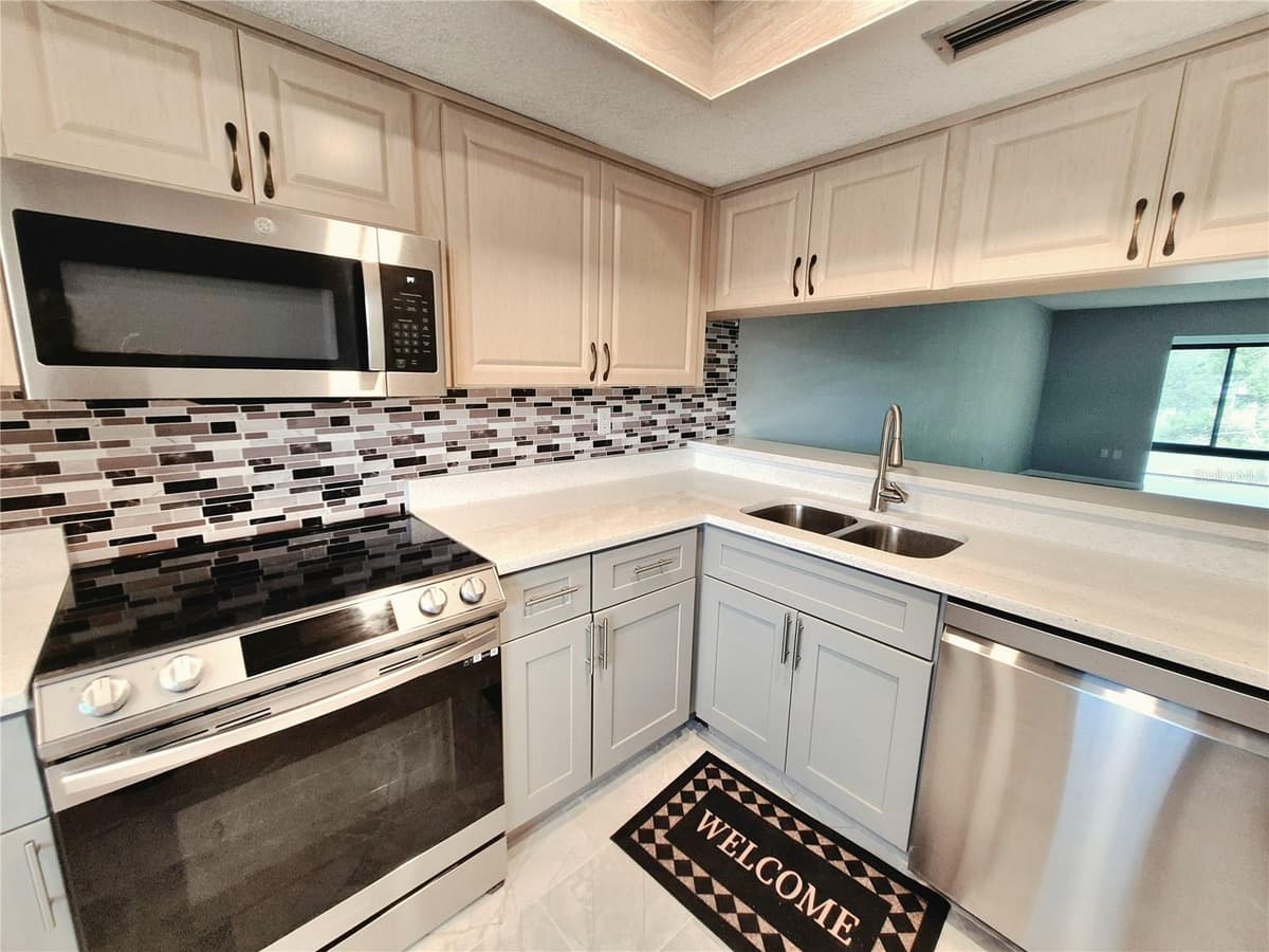 222 CARYL WAY — photo 10 of 63