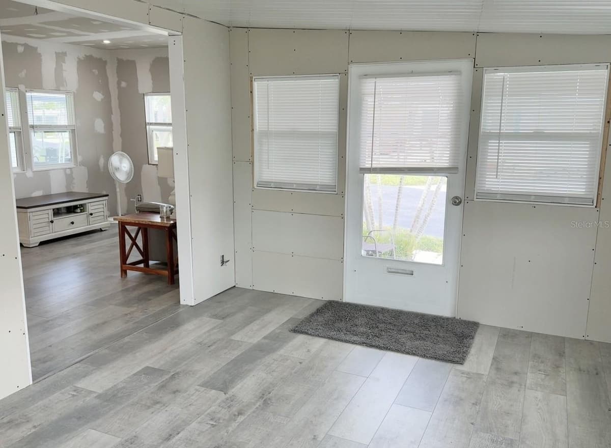7064 MOUNT HAWTHORNE ROAD — photo 7 of 22