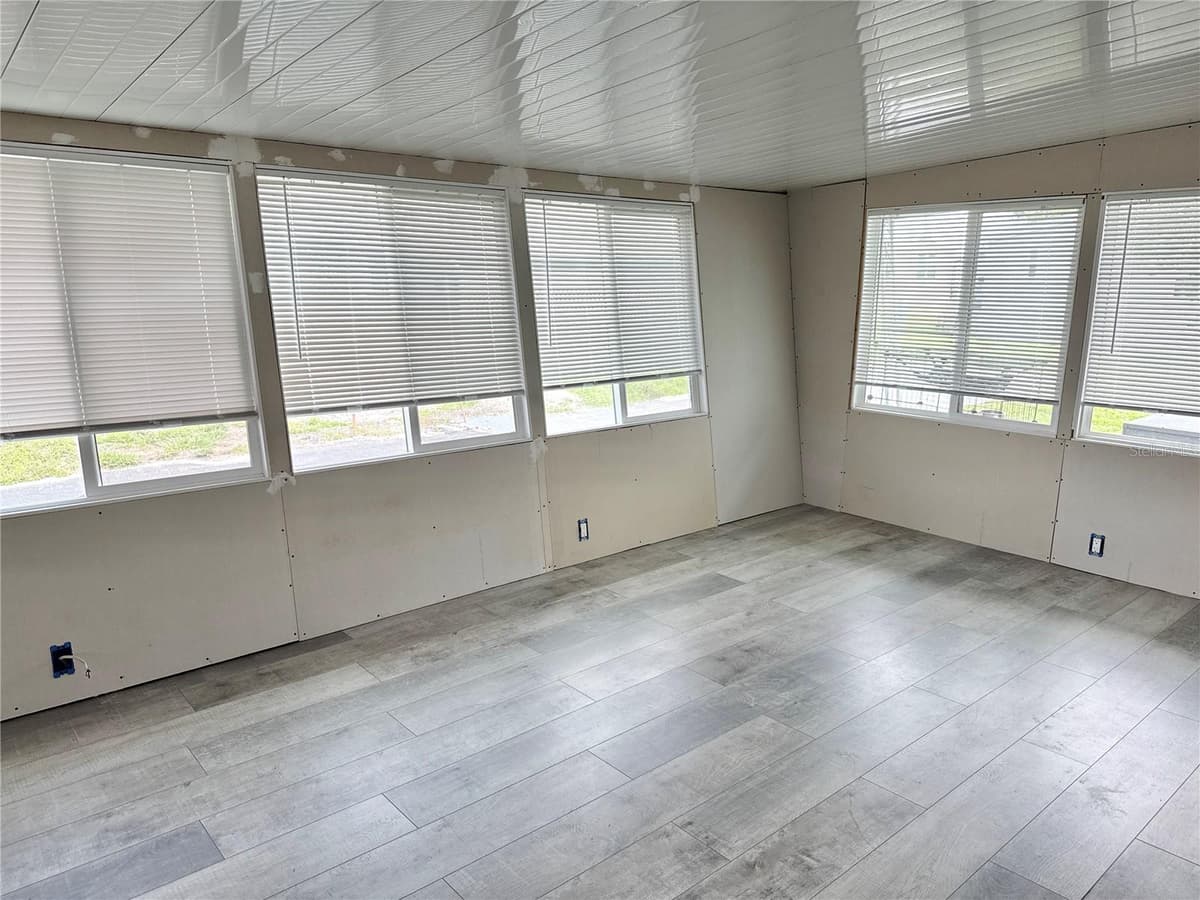 7064 MOUNT HAWTHORNE ROAD — photo 8 of 22