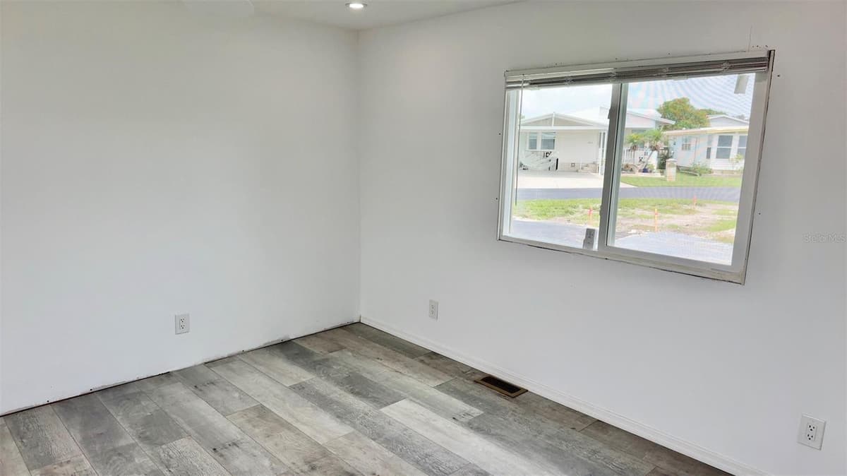 7064 MOUNT HAWTHORNE ROAD — photo 15 of 22