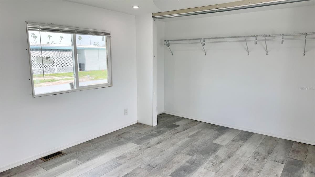7064 MOUNT HAWTHORNE ROAD — photo 13 of 22