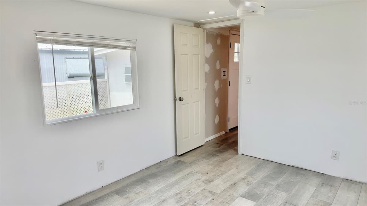 7064 MOUNT HAWTHORNE ROAD — photo 14 of 22