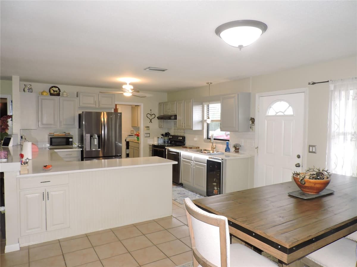 5015 TWIN LAKES LANE — photo 7 of 57
