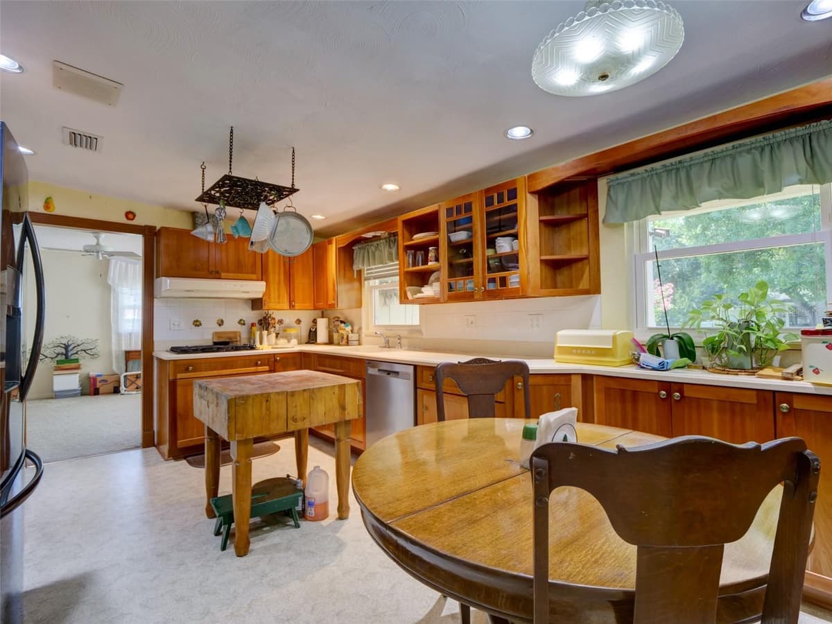 314 YORK STREET — photo 4 of 48
