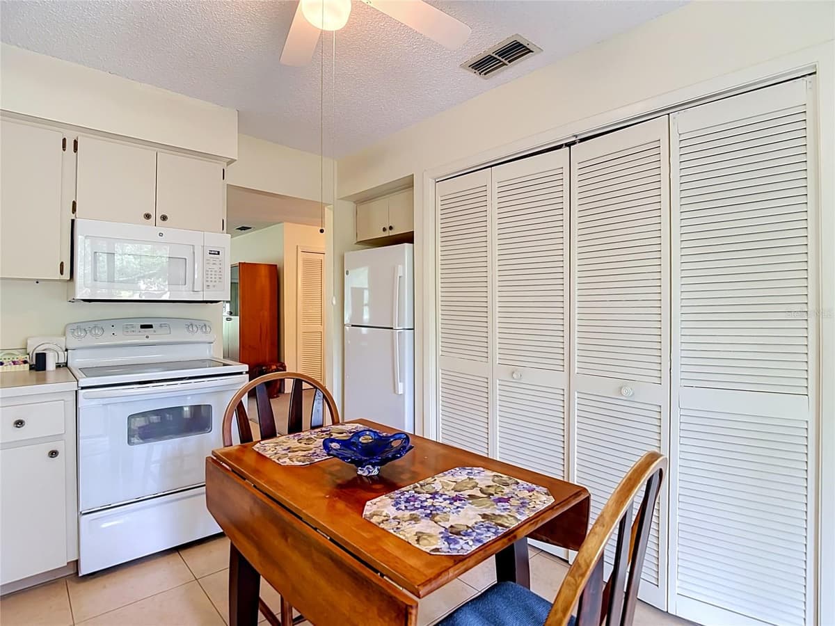13010 WEDGEWOOD WAY — photo 12 of 81