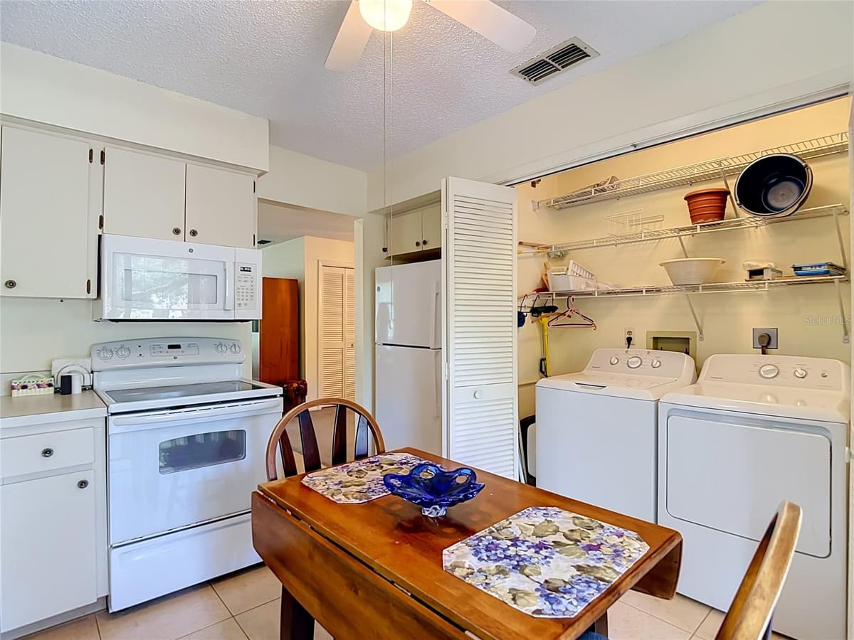 13010 WEDGEWOOD WAY — photo 11 of 81