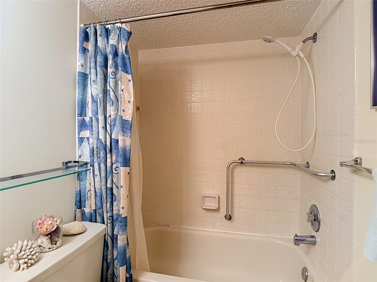 13010 WEDGEWOOD WAY — photo 33 of 81