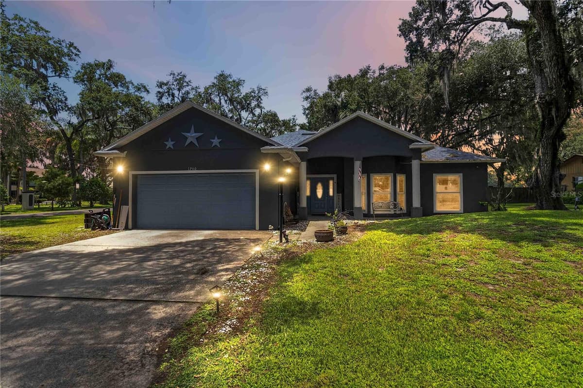 1260 PECAN STREET — photo 3 of 87