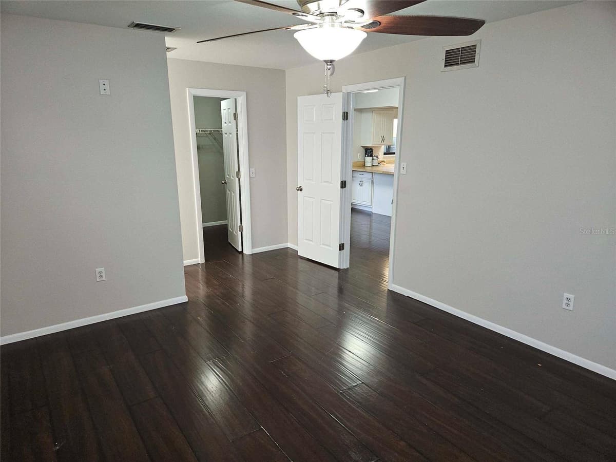 6270 SPINNAKER BOULEVARD — photo 16 of 26