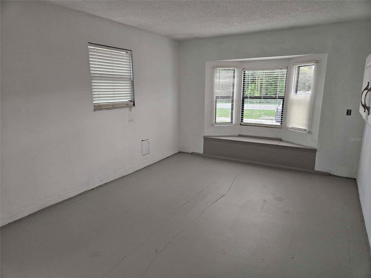 6270 SPINNAKER BOULEVARD — photo 25 of 26