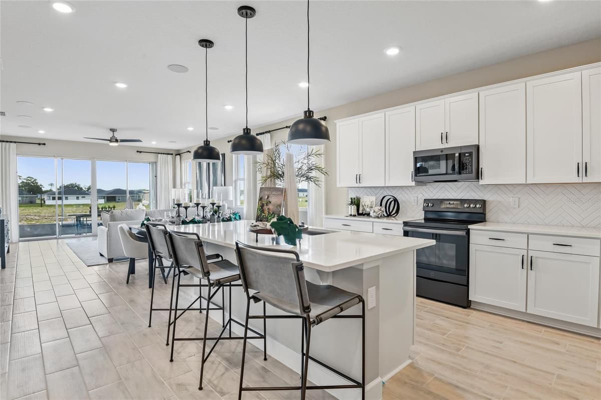 6398 CLOVER STREET — photo 6 of 19