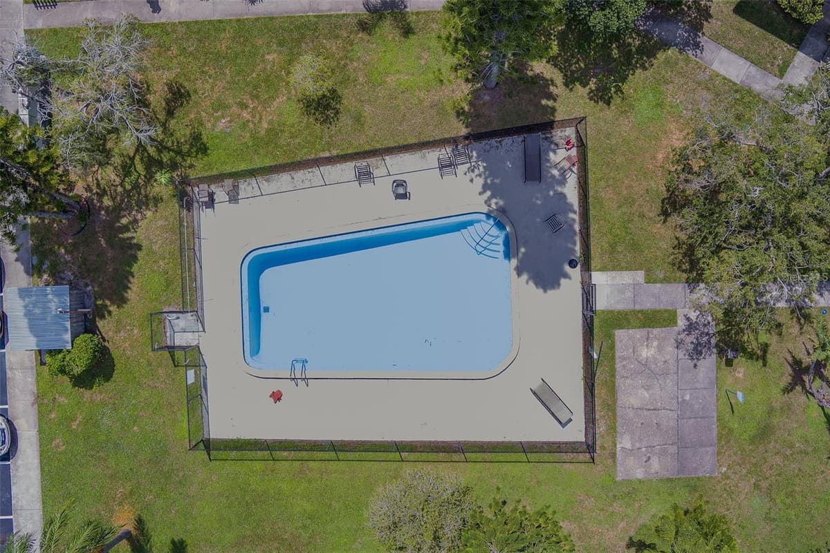 2500 HARN BOULEVARD — photo 18 of 20